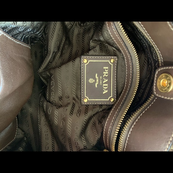 PRADA PURSE - Picture 3 of 7